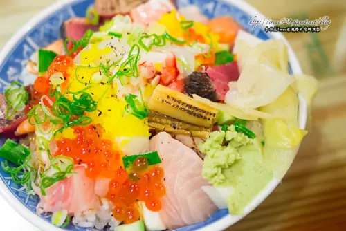 【中和】用一碗海鮮丼，嚐遍海底美味．二男小家料理