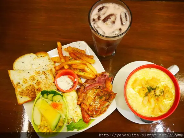熊巴土司-老爺我的早午餐就是霸氣! 份量超多、多種餐點價格選擇的一間早午餐複合式餐廳 