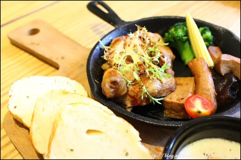 [ 大橋頭站．迪化街美食 ] 福來許～老建築混搭現代的人文美味料理空間