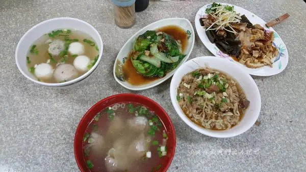 孔廟南投意麵。意麵口感讚不軟爛。老闆缺錢才有開的喔~