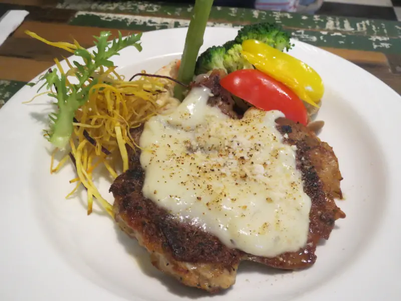 【口碑券】會讓重機迷心花怒放的＂Ton Up Cafe ＂食記