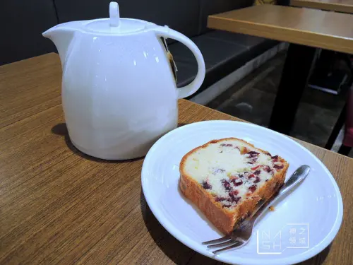 [捷運士林美食] Nash 喝 Triple L Cafe 適合安靜久坐的好去處