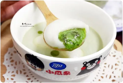 桂冠抹茶風味湯圓。親愛的，我把湯圓變綠了!!!今年冬至可以在療癒的綠色中渡過...