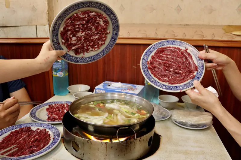 台南｜阿裕牛肉涮涮鍋/牛肉湯 非吃不可台南溫體牛火鍋推薦！ - 奇奇一起玩樂趣