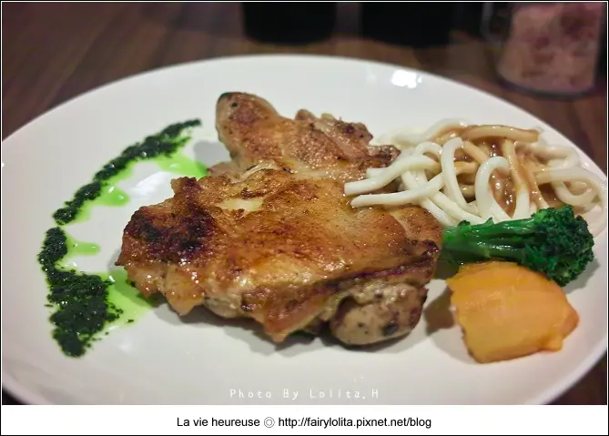 《北市大安區♥食記》水泥房子牛排。18盎司厚牛排，視覺上的滿足饗宴！