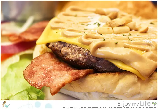 食記｜初訪捷運東門站「鄰居家‧NEXT DOOR」–鮮美多汁的手打牛肉漢堡！