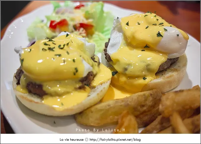 《北市大安區♥食記》鄰居家 NEXT DOOR。美式餐點專賣店，PIZZA、Brunch、義大利麵，還有超好吃的手拍漢堡排呦！