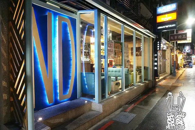 
【洋食】台北大安 鄰居家 Next Door Cafe (永康店) 超厚肉排培根 招牌漢堡激賞推薦
