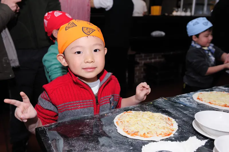 【桃園】南僑觀光工廠～有吃又有玩的DIY體驗～Part I寶萊納餐廳披薩