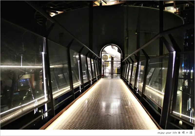 [台南] 週五週六晚間三個小時的限定版：『十鼓文化村』最新的台南夜晚浪漫景點！像是晚上會出現外星人降落草地上。