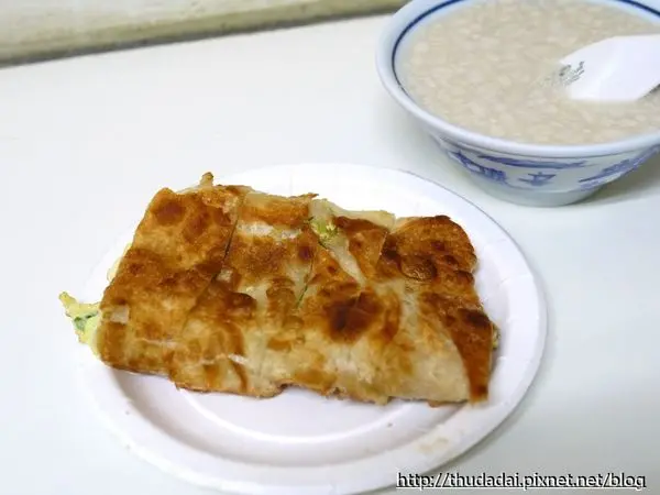 [早餐食記] 台北北投－實踐街早餐手工蛋餅、石牌商城粉漿蛋餅~好吃蛋餅Part 10