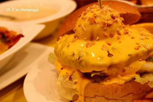 【試吃。義式料理。豚】微笑先生，花生醬牛肉堡令人驚奇！(和平東路118巷、酥餅、花生醬牛肉堡、焗烤)