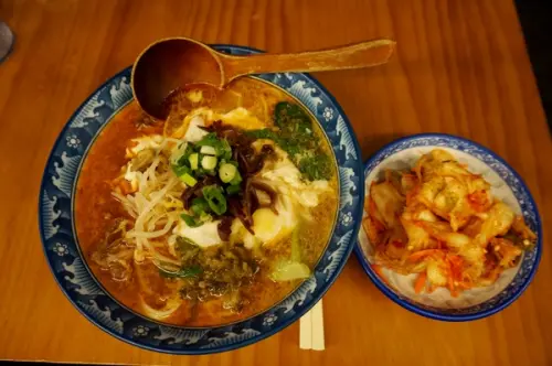 云滇雲南料裡二三訪：雲燒牛腩米線/擺夷小鍋米線        
      