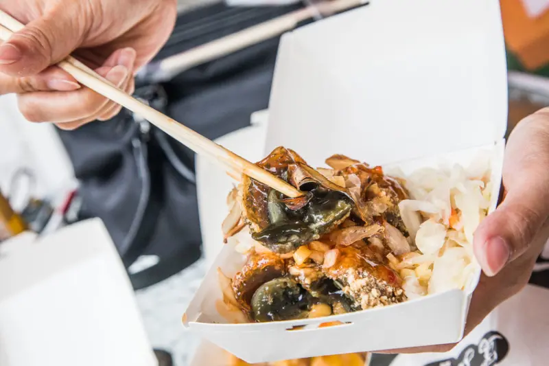 [宜蘭冬山]宜蘭美食推薦！引領炸物新潮流，宜蘭最食尚的鹽酥雞店！罵子蛋創始總店 - 大手牽小手。玩樂趣