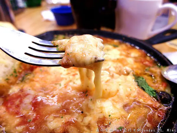 《口碑券。四十二彈》天冷冷取暖美食【登打士街麵包美式主題餐廳(台北店)】（登打士街、台北mini店、淡水、美式餐廳、早午餐、捷運善導寺站）