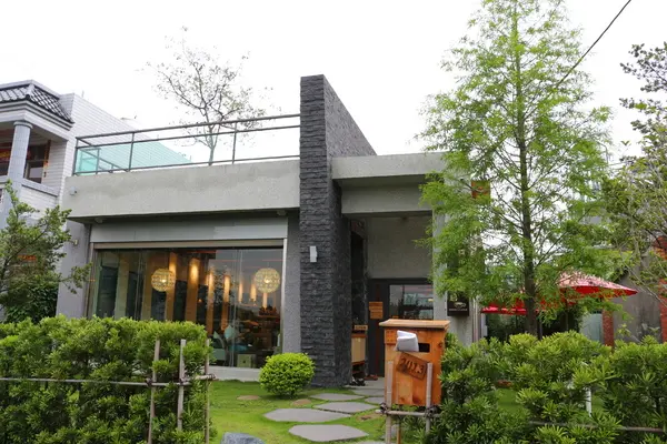 【台中】羅布森咖啡~書蟲房              