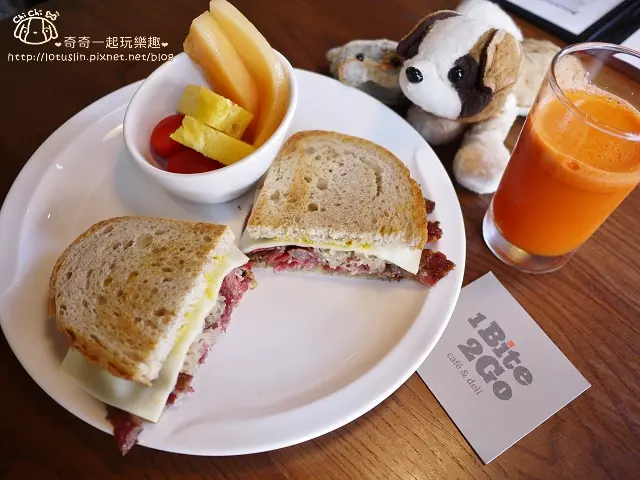 【台北東區．101世貿站】1Bite2Go（信義店）-國賓飯店旗下餐飲 美式風三明治早餐