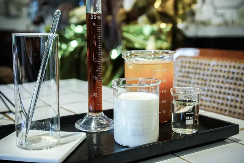 『好氏品牌研究室X魔王』台北大安區 以研究精神來用燒杯喝咖啡 台北不限時特色咖啡廳/捷運台電大樓站『內文有店家資訊』