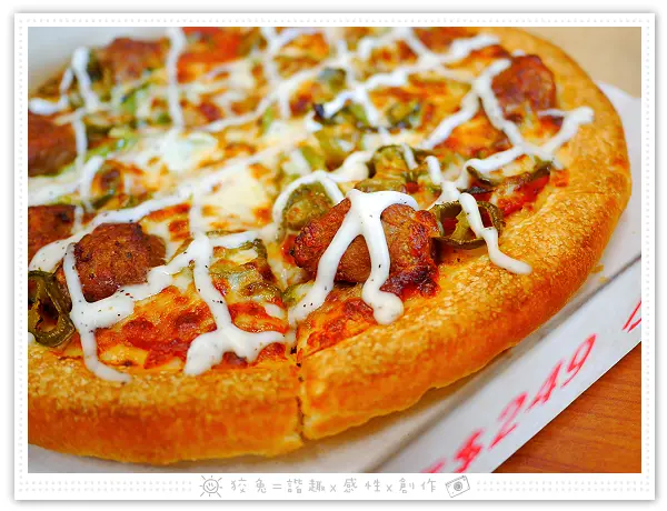 [台南食記] 拿坡里披薩~新口味上市‧紅酒醬肉丸披薩！嚴重警告！忌辣者請止步！我的舌頭浴火重生！(窩客島試吃)
