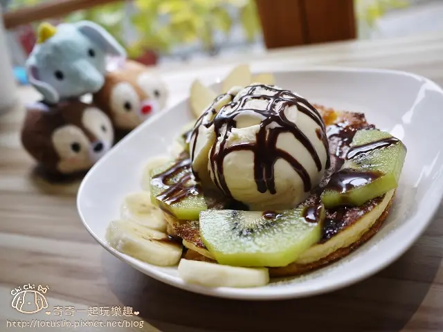 台南 狐狸小屋 信義街咖啡廳 手沖咖啡 布丁般口感的德國鬆餅