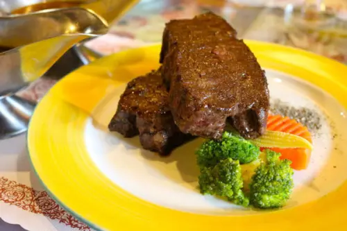 【北投｜艾蜜莉廚房】 20盎司厚切牛排套餐，搭配北海道金磚吐司濃湯 ，異國風情的排餐， 溫馨優雅的聚會餐廳  （內附完整菜單）