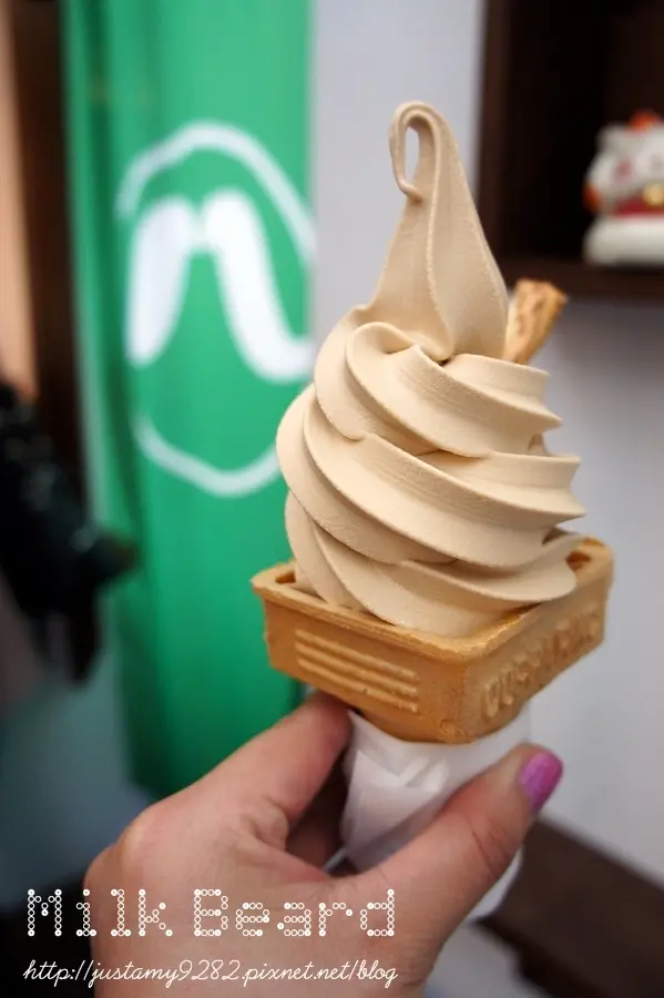 食記 ☞ 台北市。大安區 ▍白鬍子 ▍冰淇淋當道，酒香冰淇淋崛起 ► 貝禮詩奶酒咖啡 vs 黑麥啤酒，到底誰才是今日の新星!?