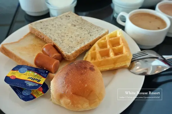 【萬里】White House Resort白宮行館。沙灘就是自己的陽台