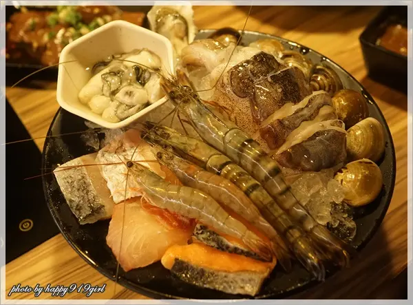 [台中]物超所值石頭鍋。明治冰淇淋吃到飽★竹間精緻鍋物