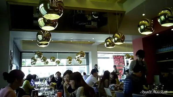 Love one cafe 樂昂ⓥ吃到超人氣的領結吐司啦~啾啾可愛好呀咪❤