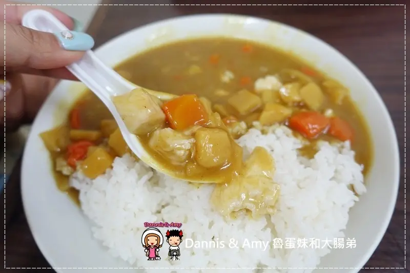 《新竹光華東街排隊小吃》這一家咖哩 便宜平價口味偏甜  推薦肉羹湯。米苔目︳  