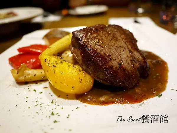 【台北 大安區/捷運六張犁站】The Scent餐酒館-- 用餐小酌的寧靜空間