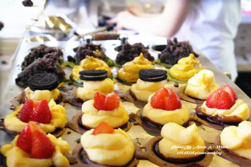 ◎【台中 INO Ice】草莓季~冬日限定！沒想到紅豆餅也有草莓卡式達口味耶！