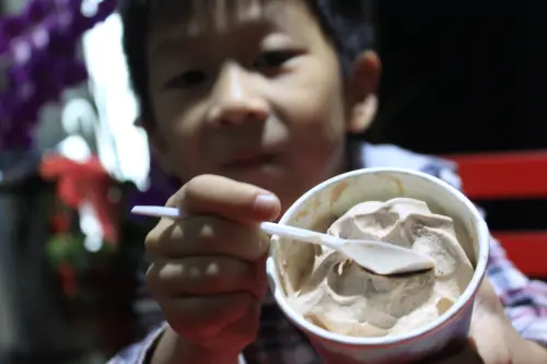 【台北。中山】冬天在要吃霜淇淋，機器人為你服務吧！～ai house。