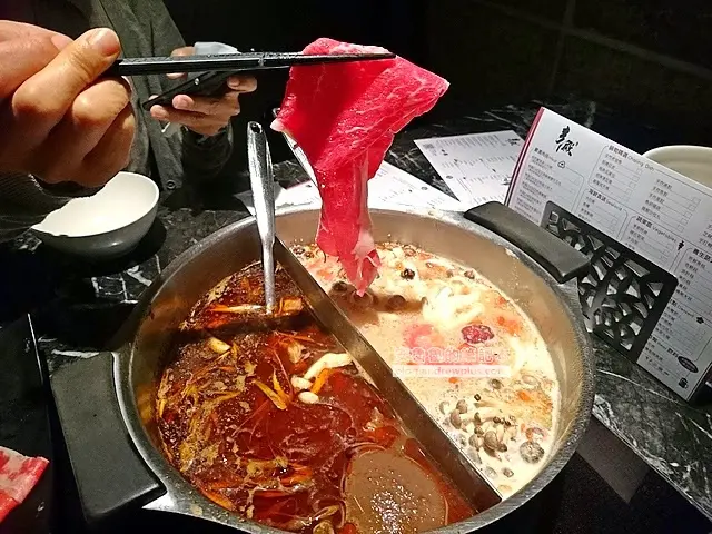 辛殿麻辣鍋(松江南京店) - 麻辣湯頭香麻,養生湯香甜濃郁,choice等級香甜牛肉,好吃到快把舌頭吞下去 @台北市中山區[松江南京站][口碑券]