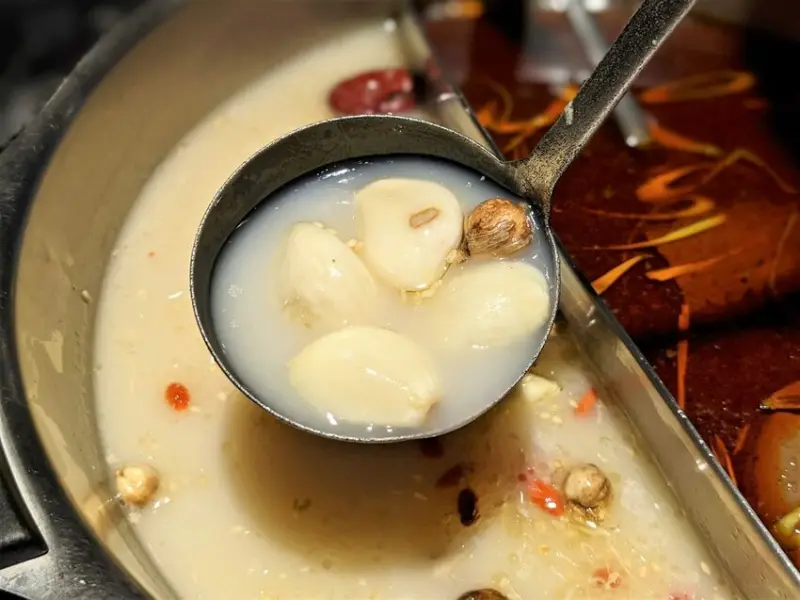 辛殿麻辣鍋 松江店｜新推出獨特麻辣起司蛋糕！澎湖小卷和東港鮮蚵吃到飽！台北麻辣鍋推薦、台北吃到飽推薦、台北火鍋推薦、中山麻辣鍋推薦、中山吃到飽推薦