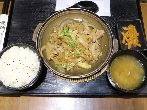 【台中美食】嘿鬥日式定食專賣-勤美店