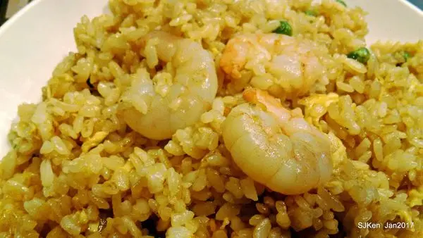 三訪「周家鮮肉餛飩」--- 量多料多又美味的「蝦仁蛋炒飯」 + 「青菜豆腐湯」+ 「小魚筍絲豆干」