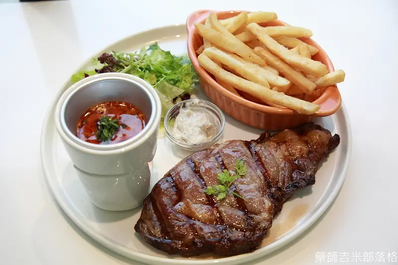 【台北內湖美食】瓦法奇朵咖啡牛排館-幽靜巷弄內，牛排好吃又便宜，還有高品質跟名牌的咖啡、茶類飲料