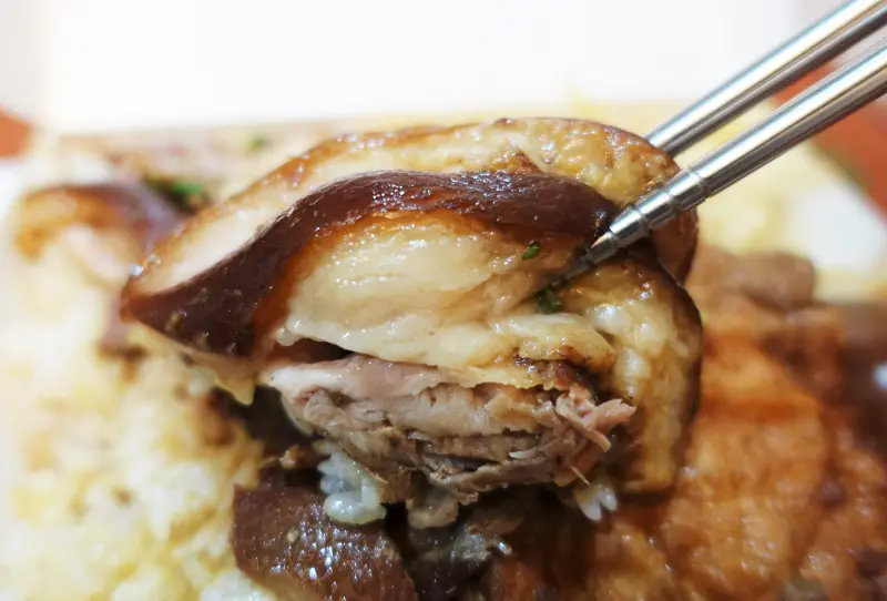 『頂溪站│樂華夜市』嘉味仙麻油雞-樂華夜市必吃美食、超好吃腿庫飯、CP值超高美味、上班族外帶便當最佳選擇