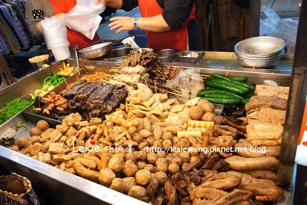 食記【台北】三重-三和夜市-小楊脆腸。每周都可來一包!!