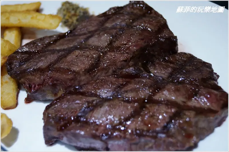 《捷運永安市場站美食》小惡魔炭燒牛排   CP值超高的霜降嫩肩牛排  包準你吃一次就愛上!!