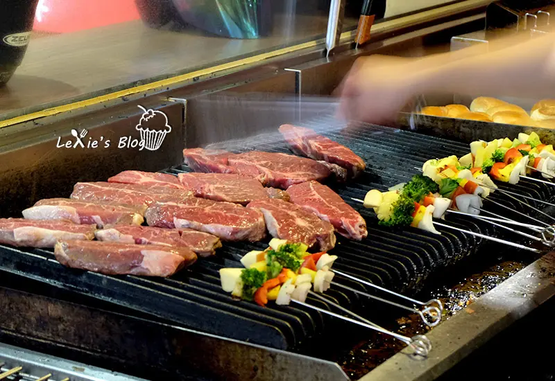 食記【台北】小惡魔炭燒牛排，中和的排隊平價牛排店