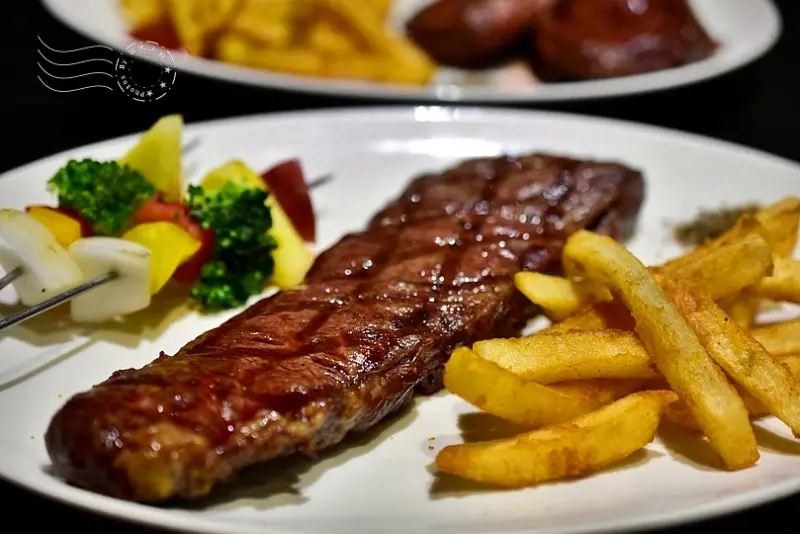 平價高CP值美食：【小惡魔炭燒牛排】(捷運中和永安市場站)