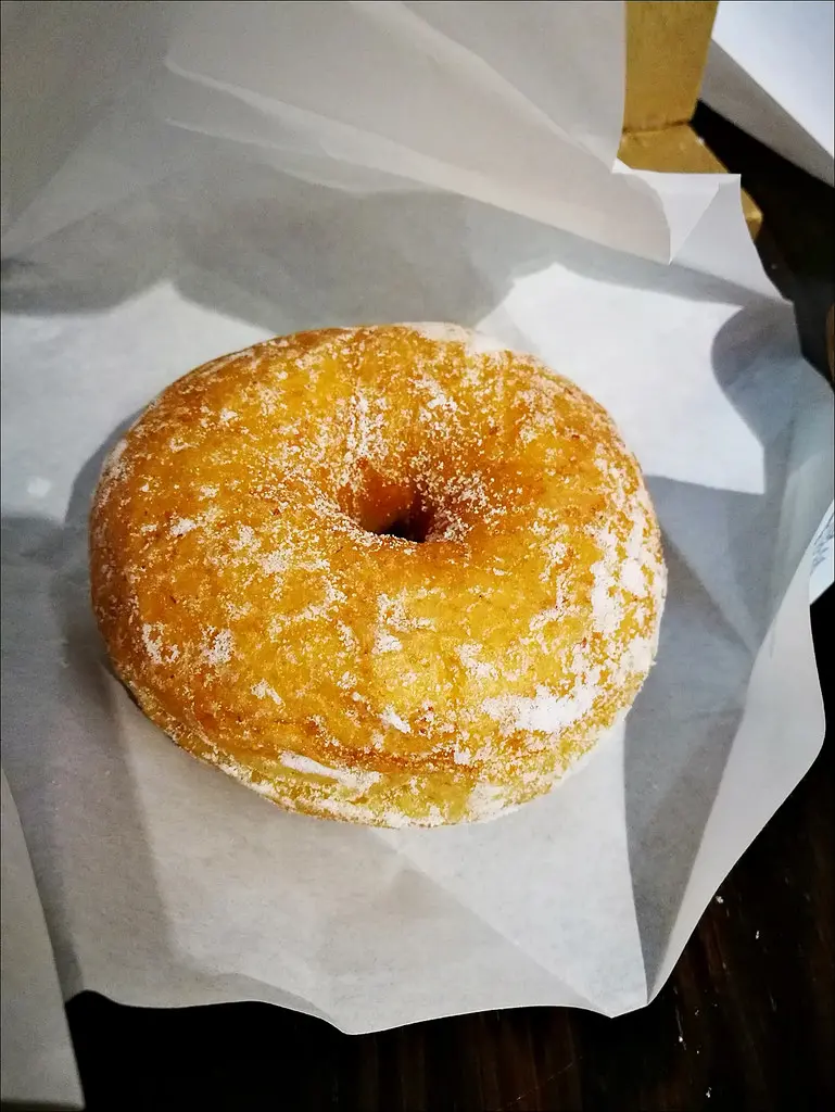 [台中] 日本東京來的甜甜圈 Haritts dounts&coffee 台中老字號文青咖啡店 甜甜圈口感走鬆軟路線