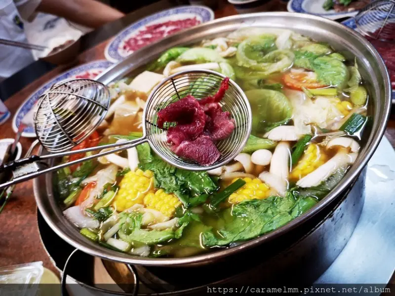【台南仁德】阿裕牛肉涮涮鍋 在地人推薦 台南現點現切牛肉火鍋 台南牛肉湯 全牛料理 肉燥飯無限供應 文附菜單