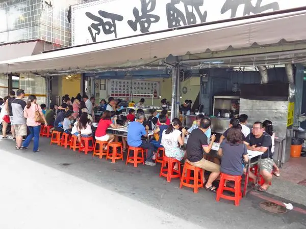 【台南美食】阿堂鹹粥-必朝聖的超人氣虱目魚鹹粥店