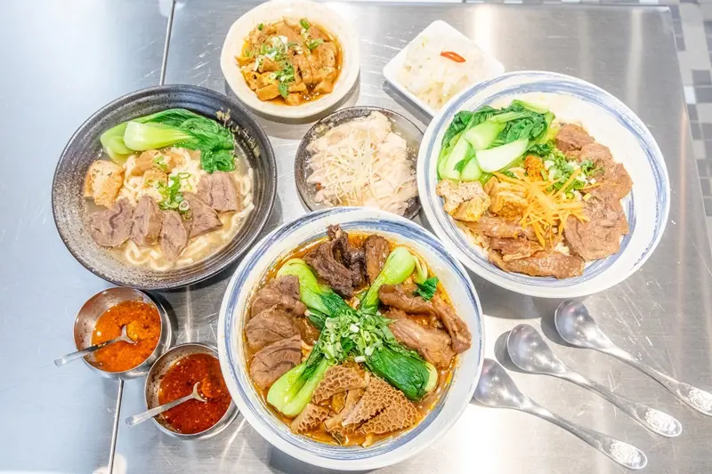 【廣宣】【南京復興站美食】神仙川味牛肉麵.(第一家被制成日本泡麵的店)+GTD手搖飲-Good Tea Day