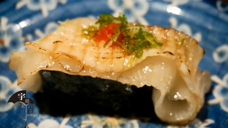 【日式無菜單料理推薦@桃園中壢】坐著做すし，忍不住大叫的高CP值美味握壽司，好吃到讓你坐不住，手舞足蹈心花開！