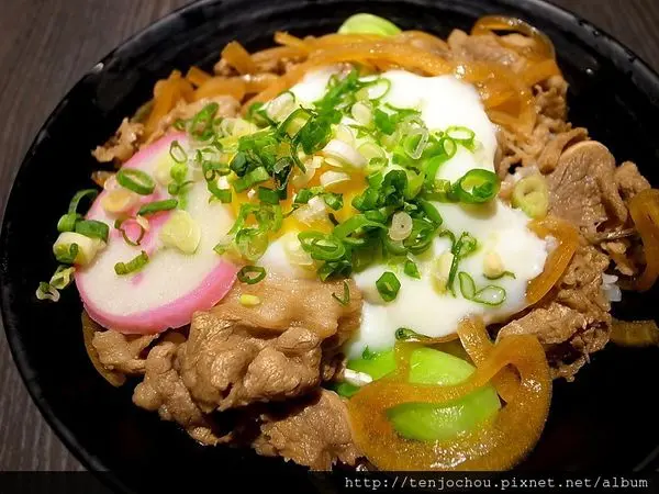 花花，甲飽沒【台北食記】東區延吉街 匡吉蓋飯 培根牛肉只要$130