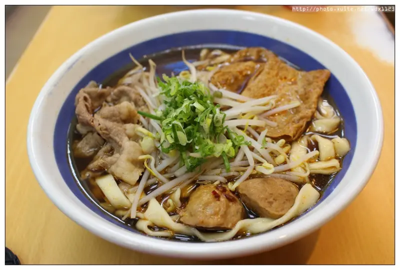 【三商巧福】麻辣蘭州牛肉麵✪湯頭美味、麵條Q彈有勁~好吃耶~102.12.08